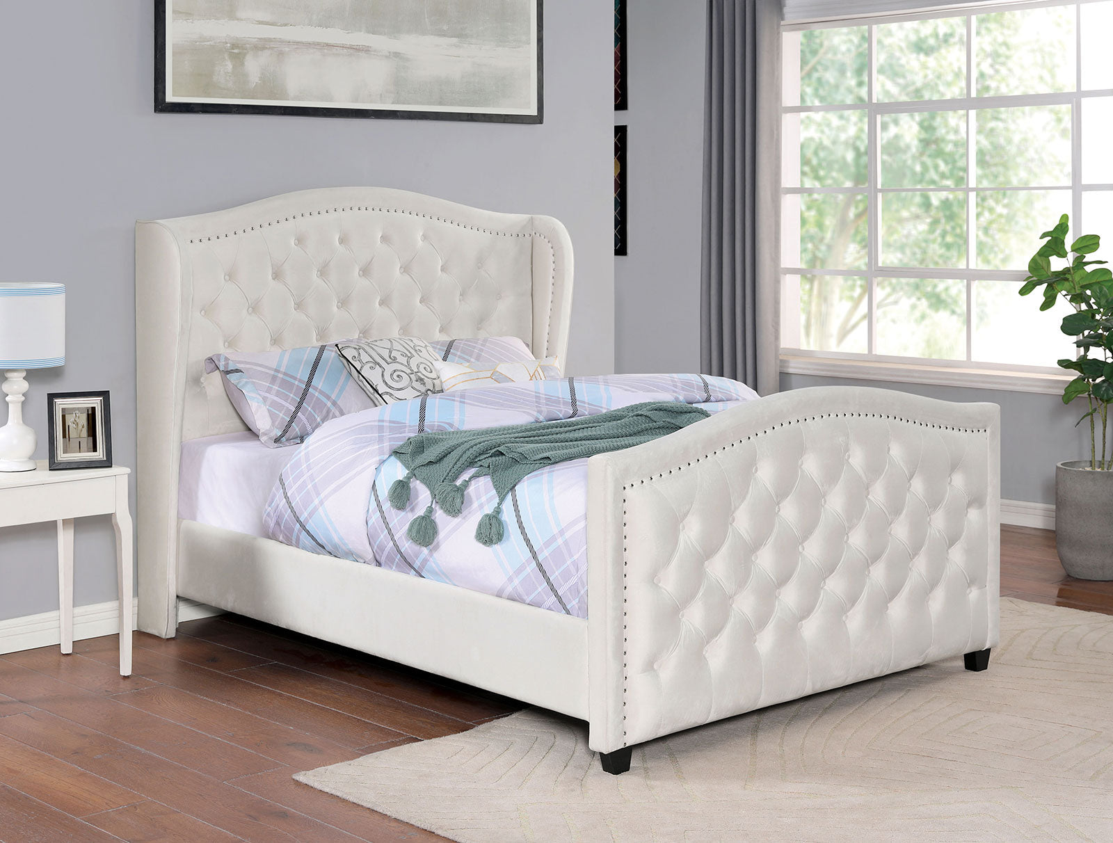 KERRAN E.King Bed, Ivory image